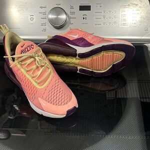 Nike Women's Air Max 270 Sneakers in Pink and Purple size 7Y or women’s 8/8.5